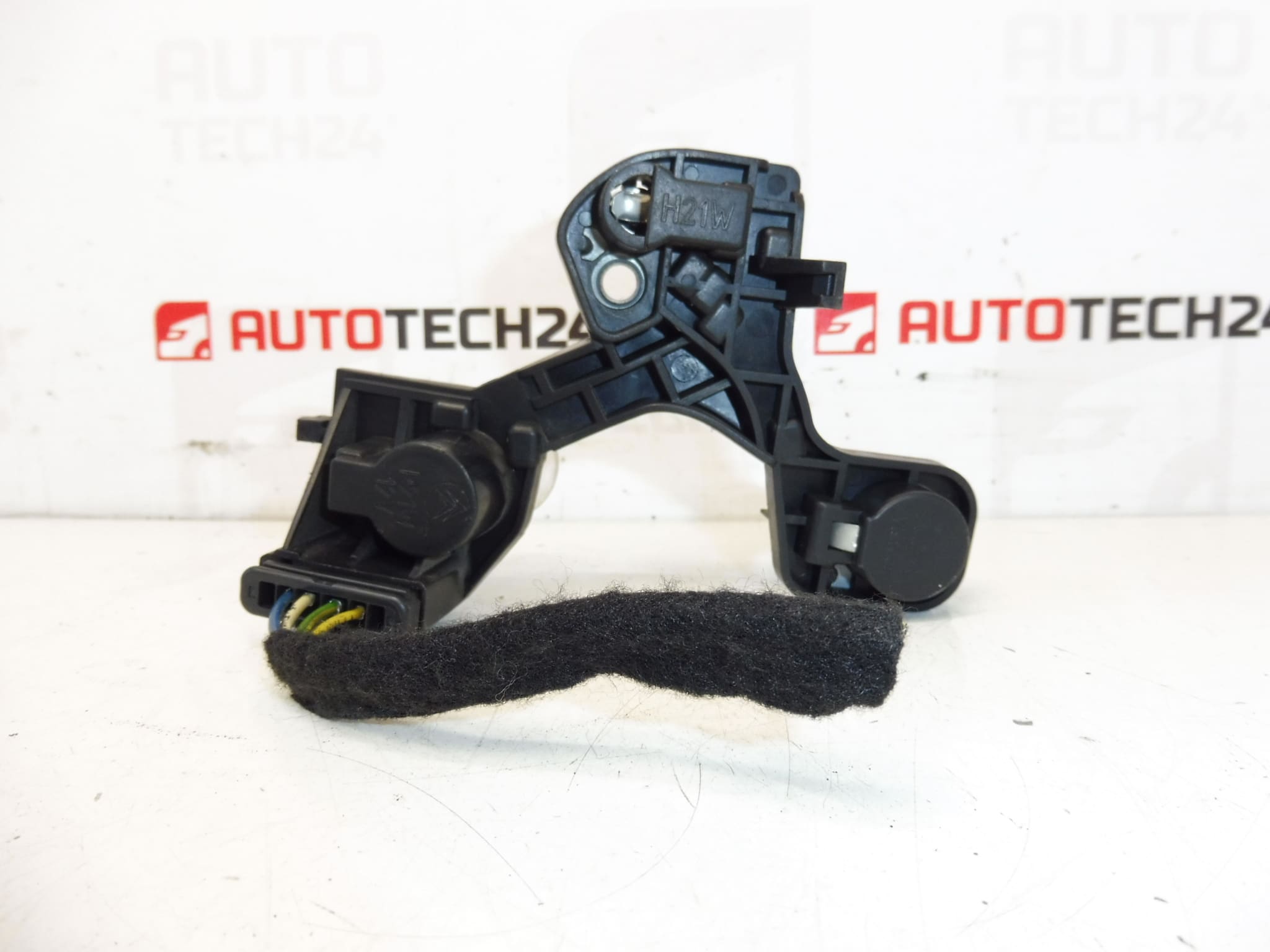 Πλαστικό για πίσω εσωτερικό φως Citroën C5 X7 9671811380 6350JR - Image 2