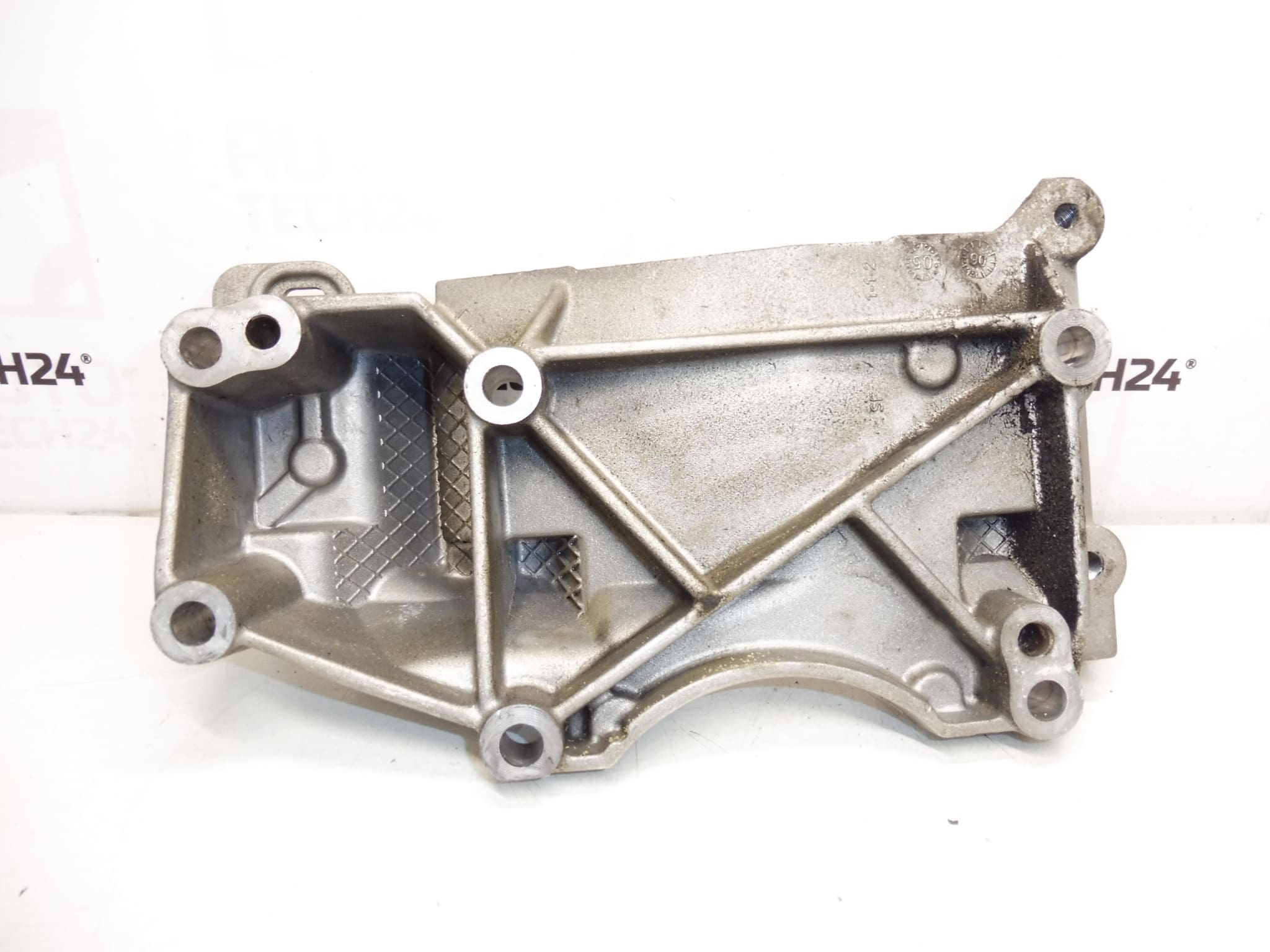 Στήριγμα δυναμό 1.8 16V 2.0 16V Citroën Peugeot 9648735580 5706J8 - Image 2