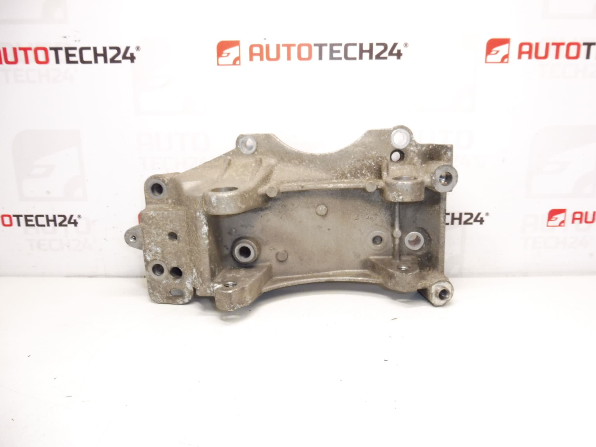 Holder εναλλάκτη 1.8 16V 2.0 16V Citroën Peugeot 9648735580 5706J8