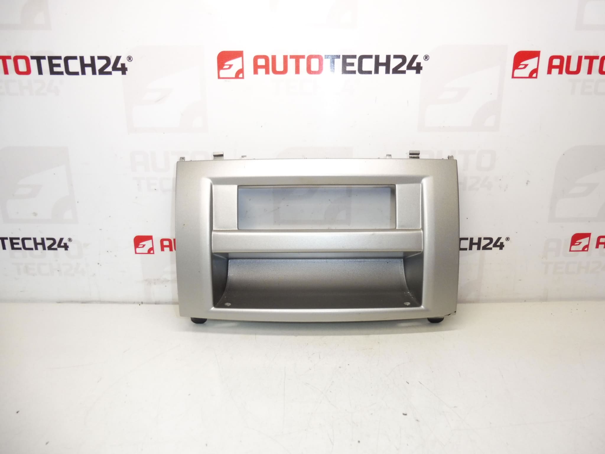 Στεφάνη οθόνης ραδιοφώνου Peugeot 407 9657788777