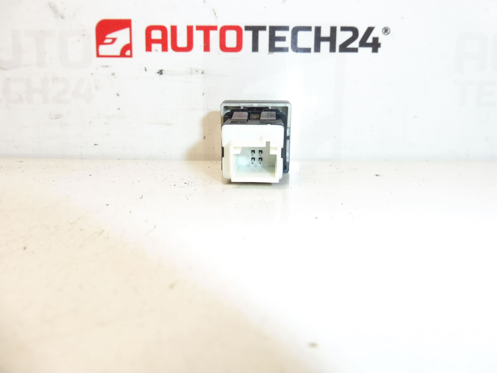 Citroën Peugeot 96583098XT 6490E1 - Image 2