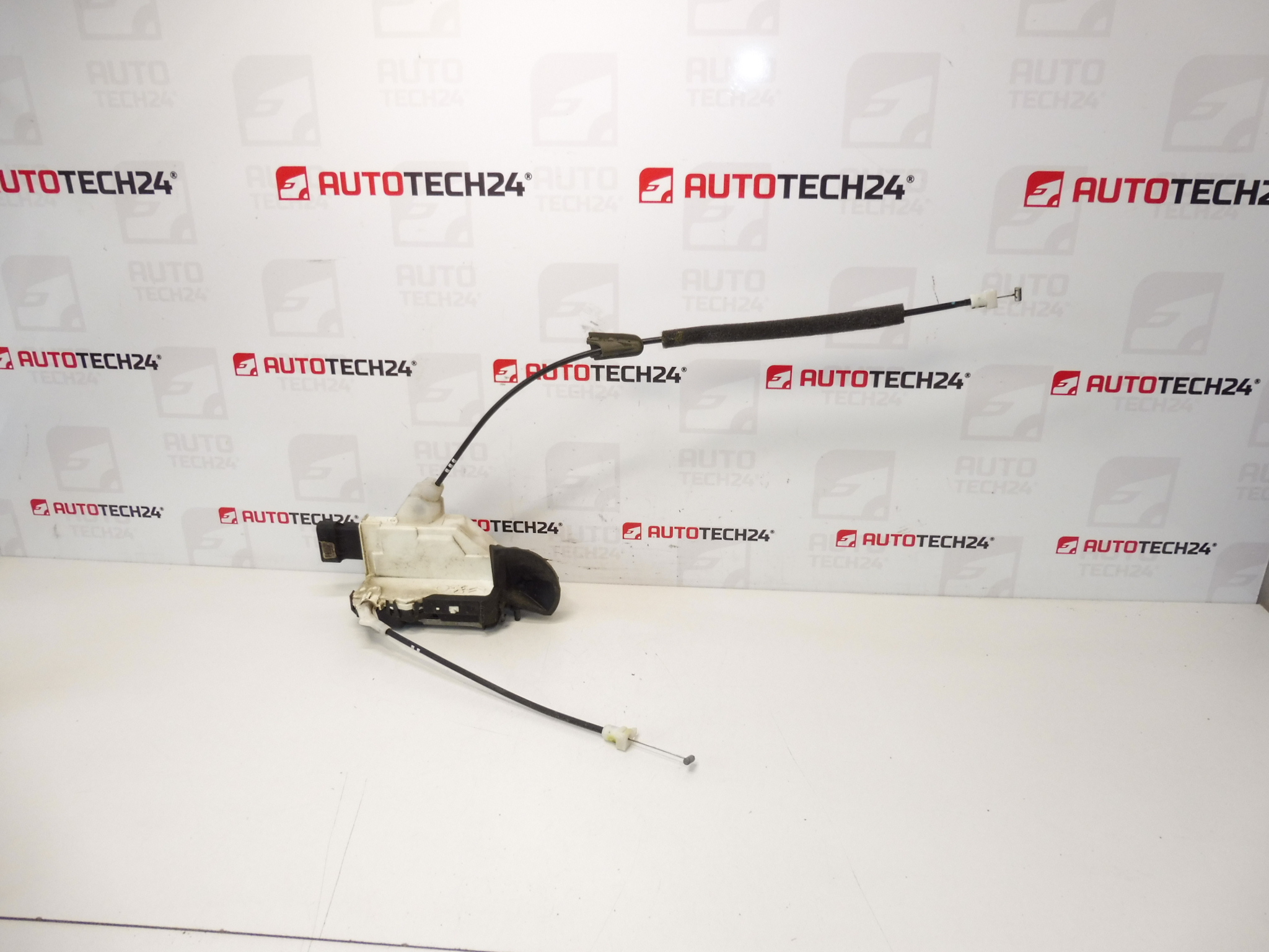 Αριστερή κλειδαριά μπροστινής πόρτας οδηγός Peugeot 3008 5008 9800623180 9135HF