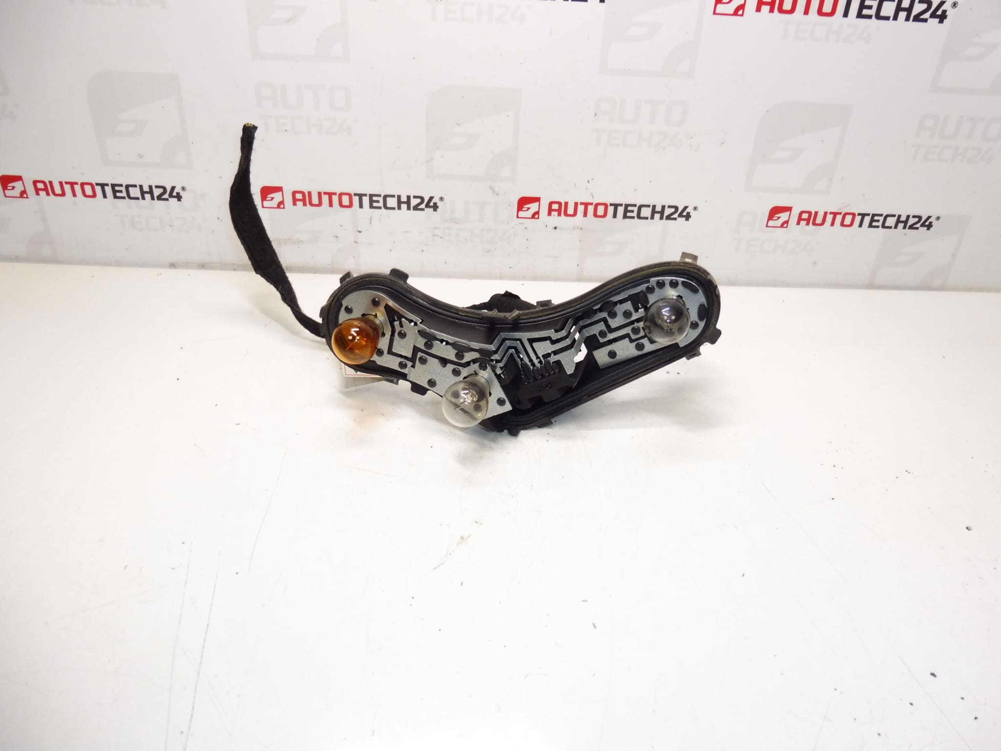 Πρίζα λαμπτήρα Peugeot 3008 9683460880 6350HC