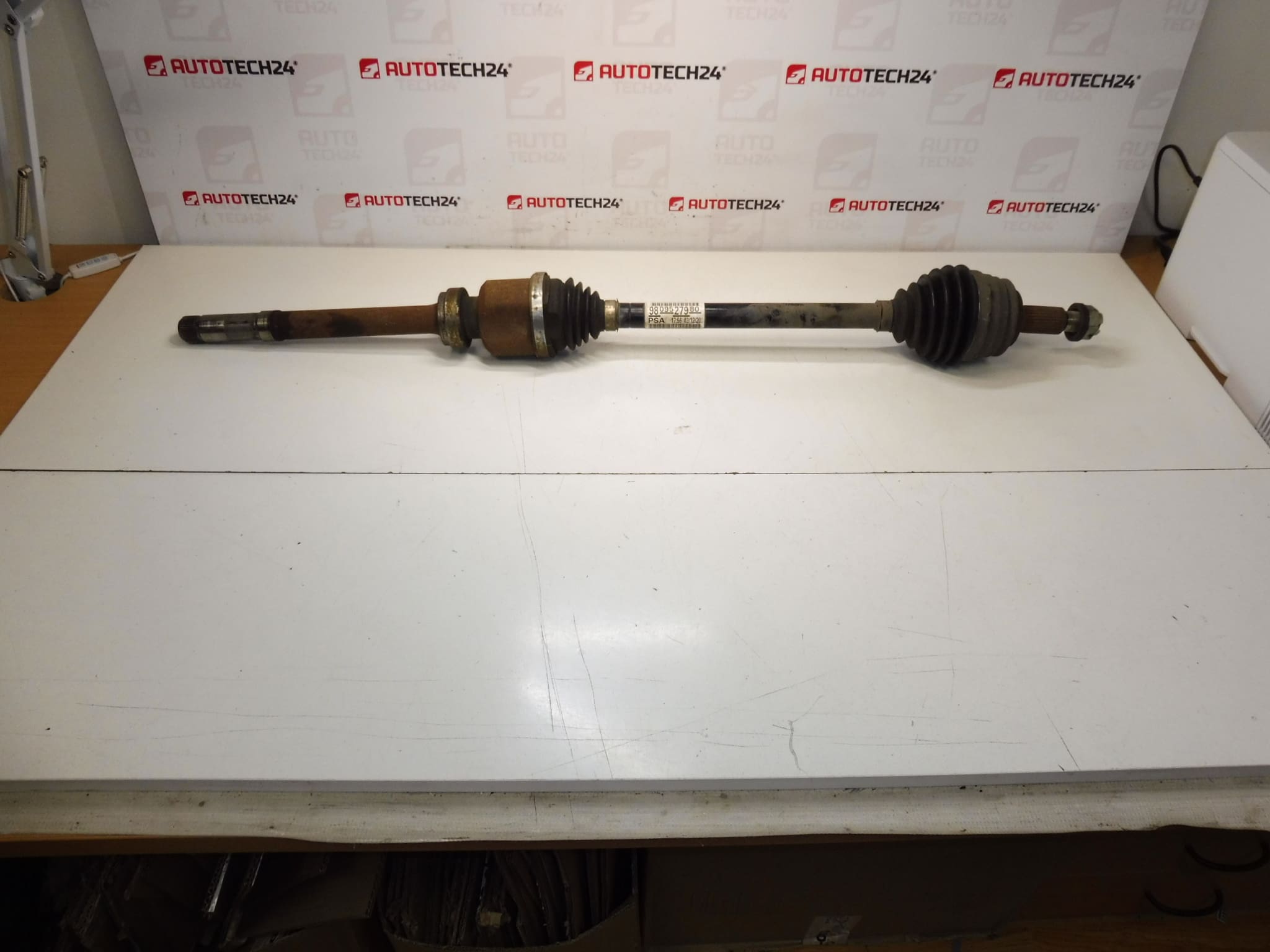 Δεξιός μισός άξονας Citroën Peugeot 9809527980 9815636080 1667425780