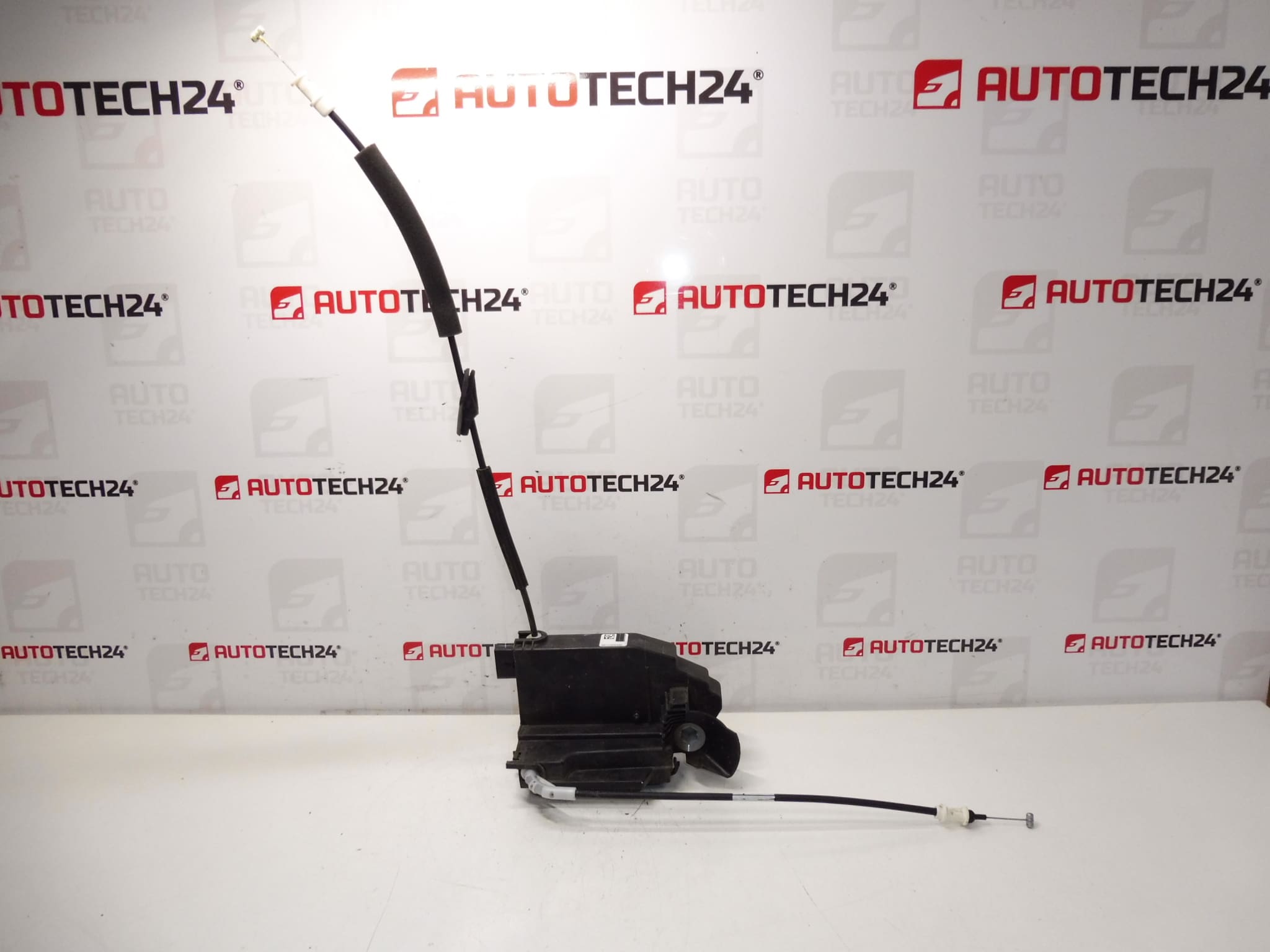 Κλειδαριά μπροστινής αριστερής πόρτας οδηγού Peugeot 308 T9 9810309480