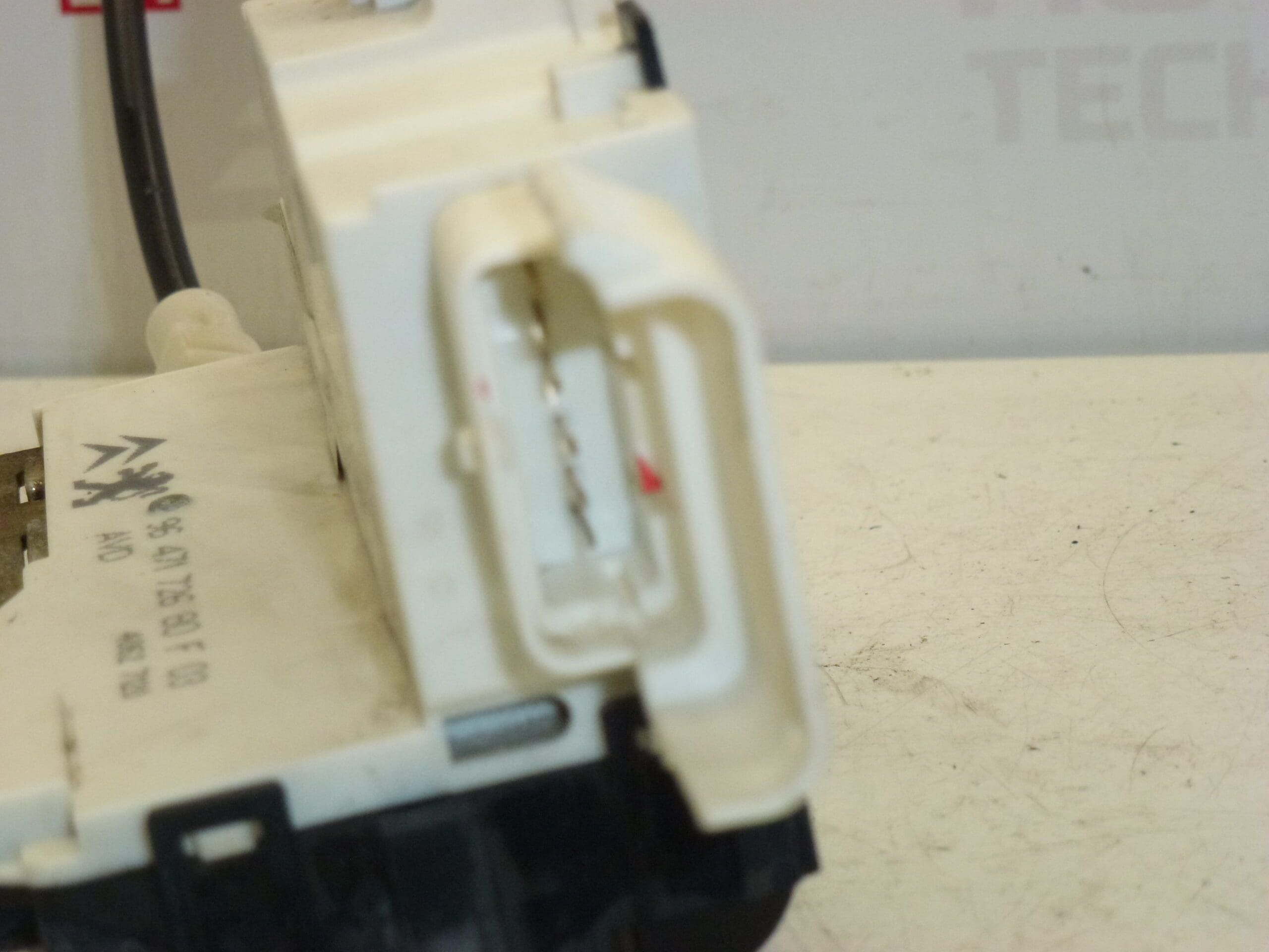 Κλειδαριά μπροστινής δεξιάς πόρτας Citroën C4 9647172680 9136R8 9136ES - Image 2