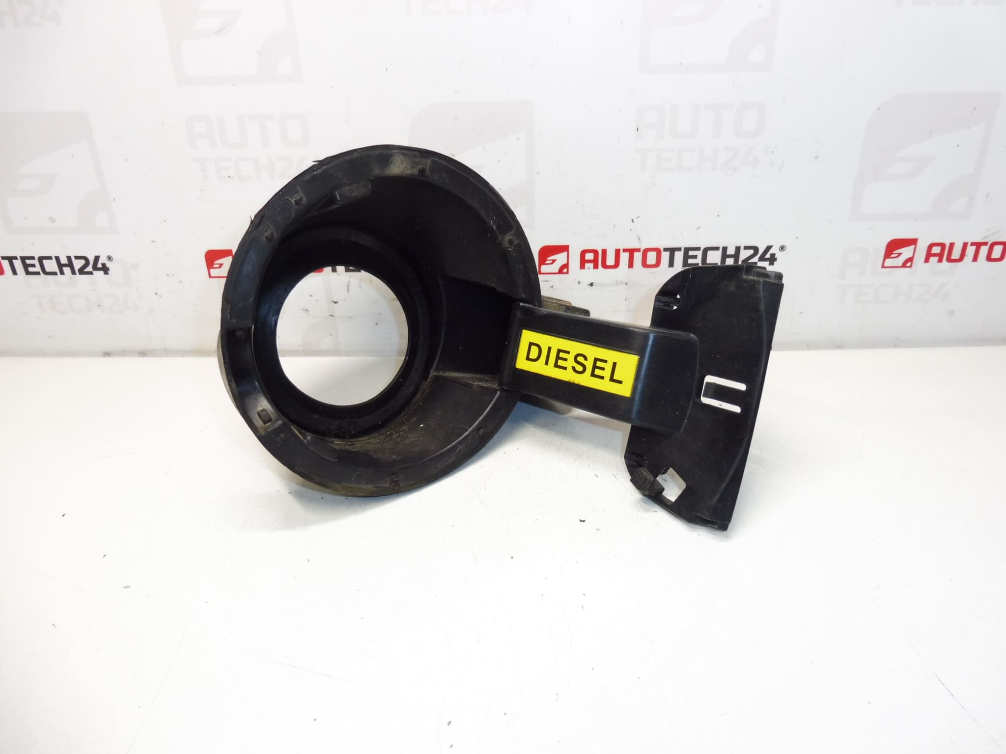 Λαιμός πλήρωσης ρεζερβουάρ καυσίμου Peugeot 3008 9682803280 1517E2