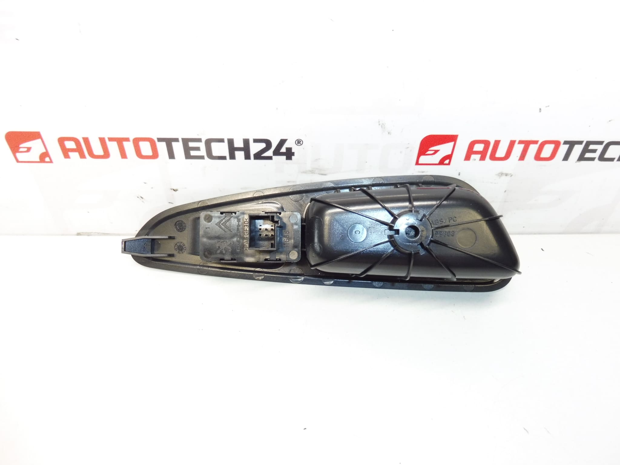 Peugeot 308 Διακόπτης πίσω δεξιού παραθύρου 96573850XT 649030 - Image 2