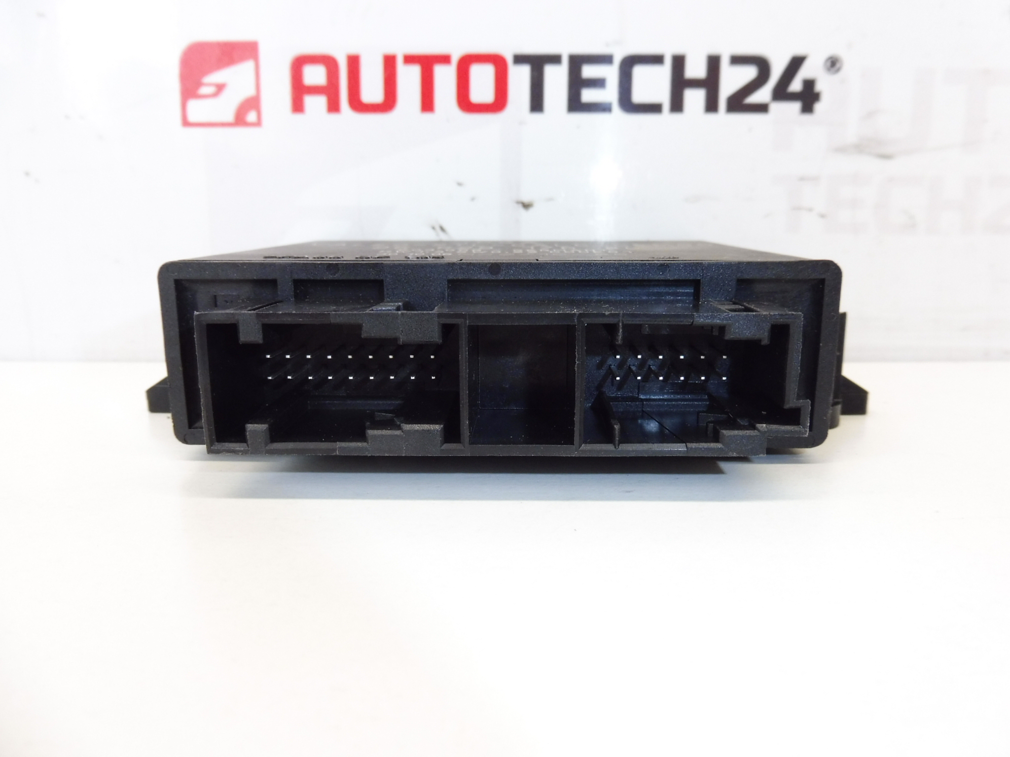 ECU AFIL Valeo Citroën Peugeot 9662917680 6590AR