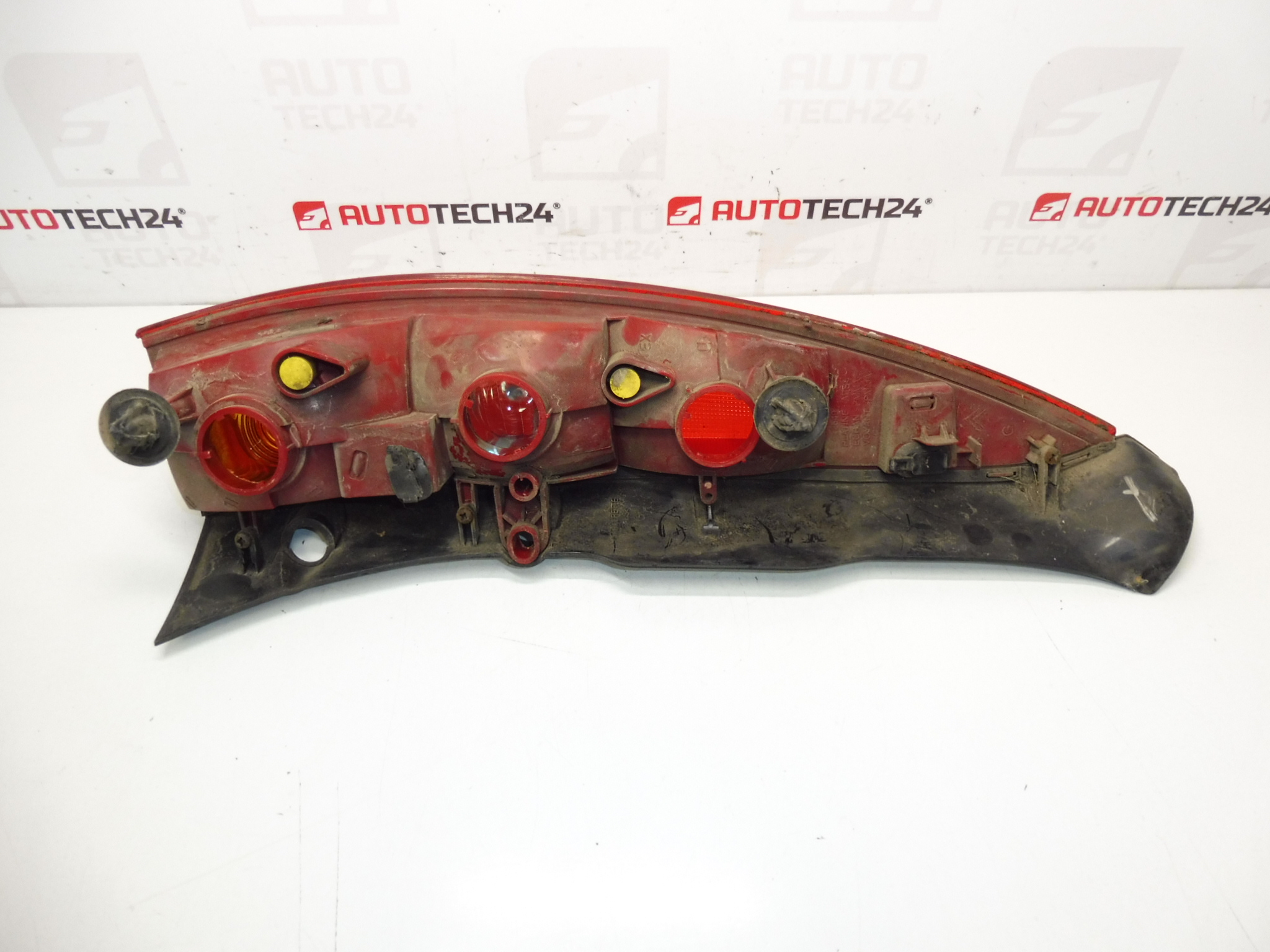 Πίσω αριστερά κάτω φανός Citroën C5 I and II Kombi 9637356580 6350P7