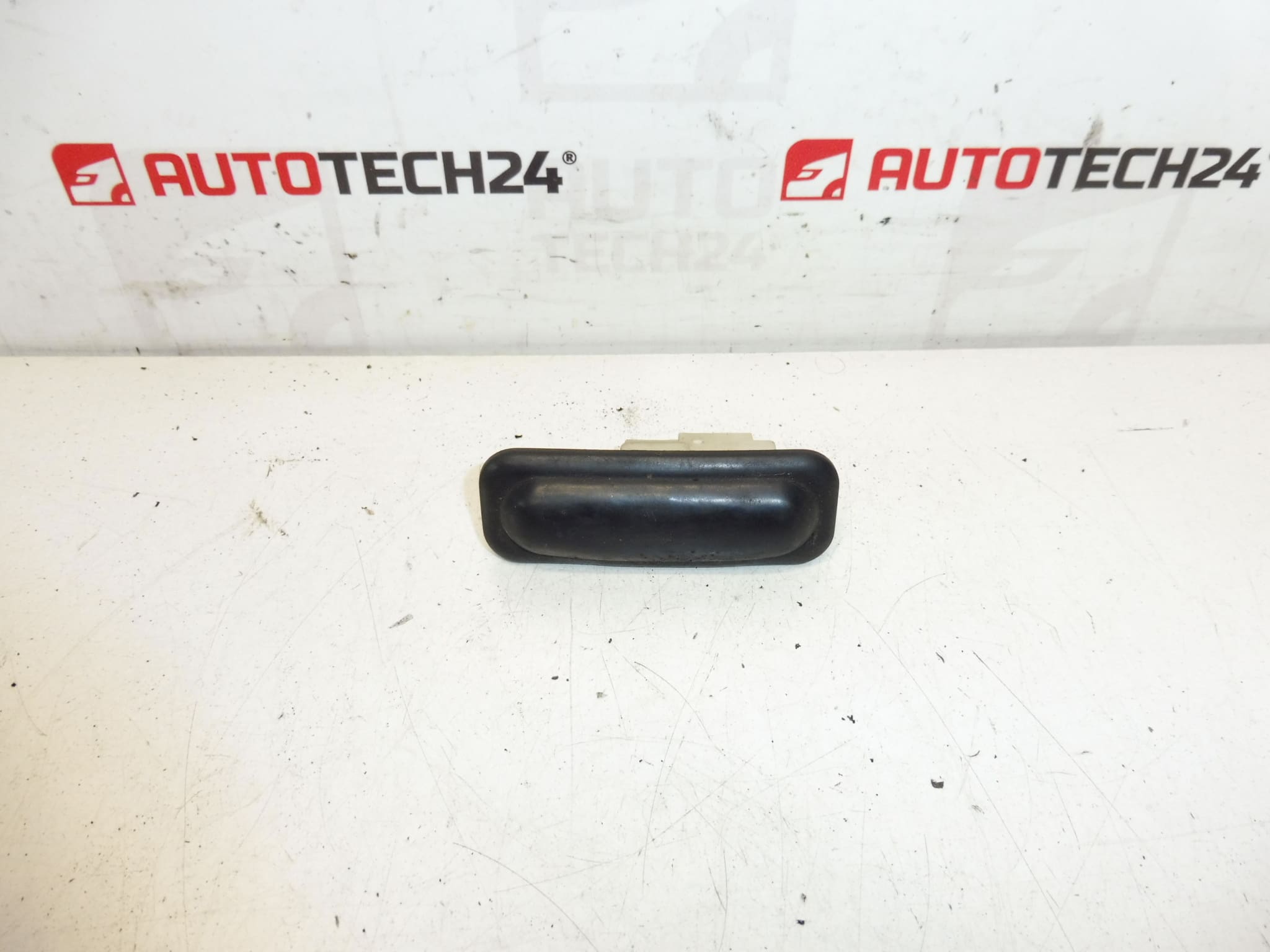 Έλεγχος ανοίγματος πίσω πόρτας Citroën DS 6490CN