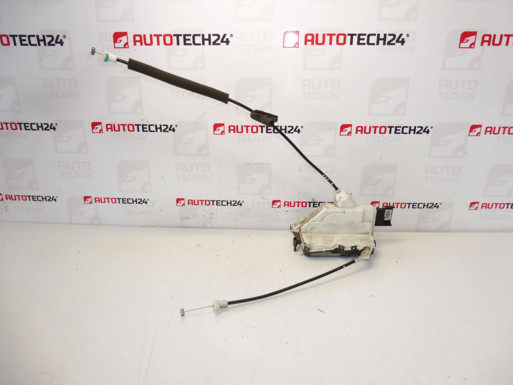 Κλειδαριά πόρτας συνοδηγού Citroën C3 II A51 9800624680