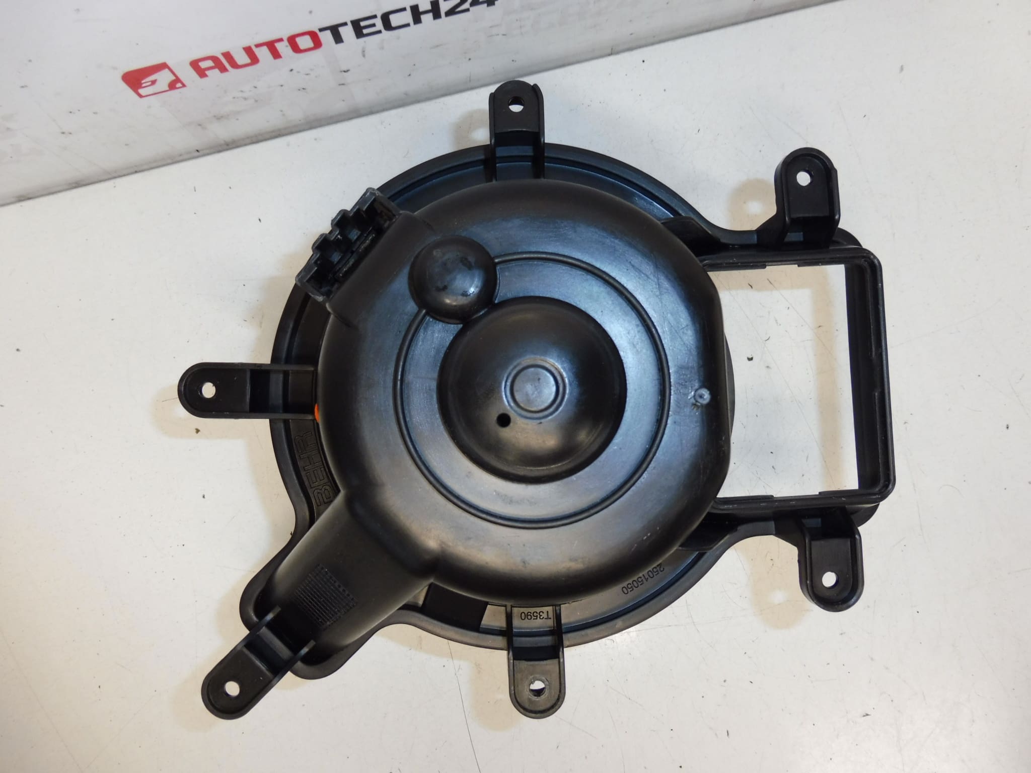 Ανεμιστήρας θέρμανσης Peugeot 3008 5008 T3953002 1606389380 - Image 2