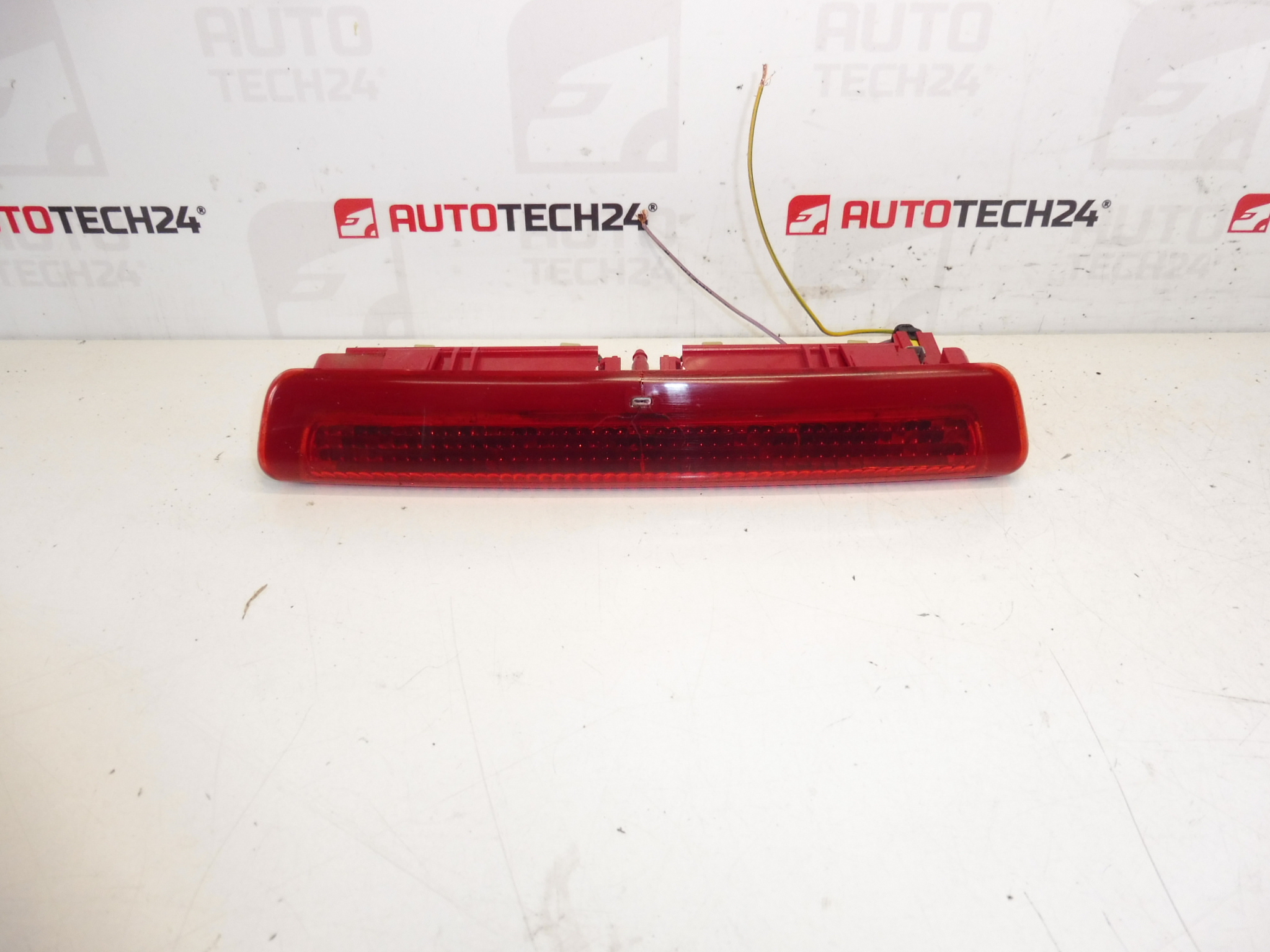 Πίσω φως φρένων Peugeot 307 SW COMBI 6350Q2
