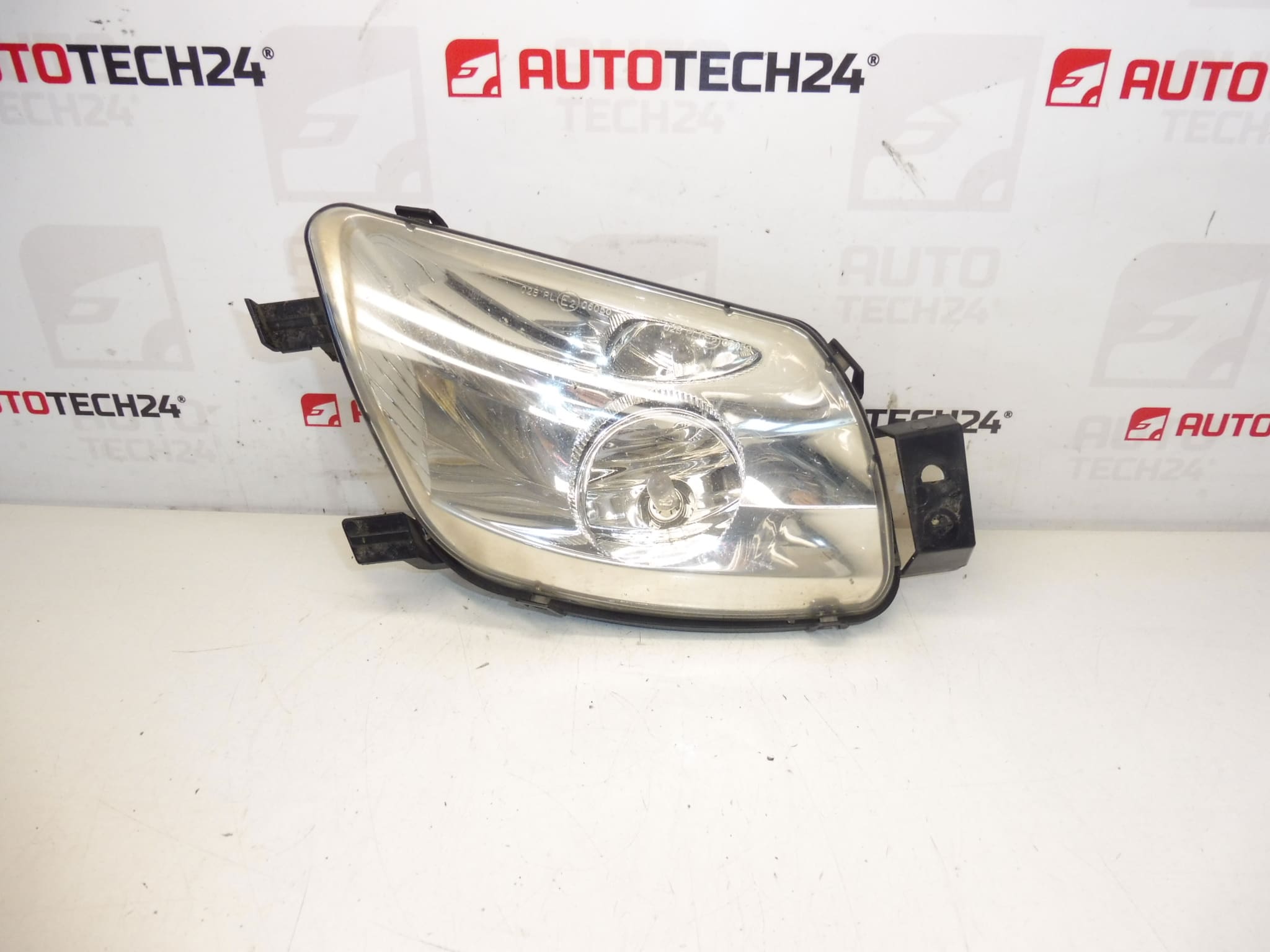 αριστερό εμπρός φανός ομίχλης Peugeot 308 9680498680 6208F0