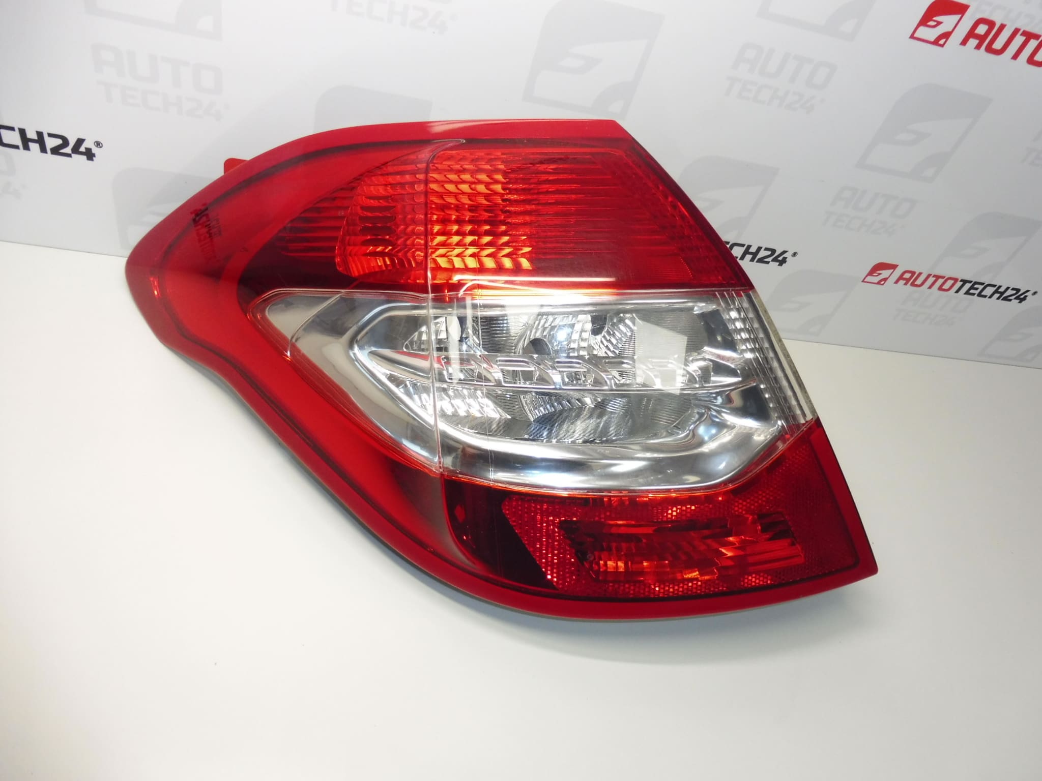Αριστερό πίσω φως εξωτερικό Citroën C4 II 9687312180 6350KS