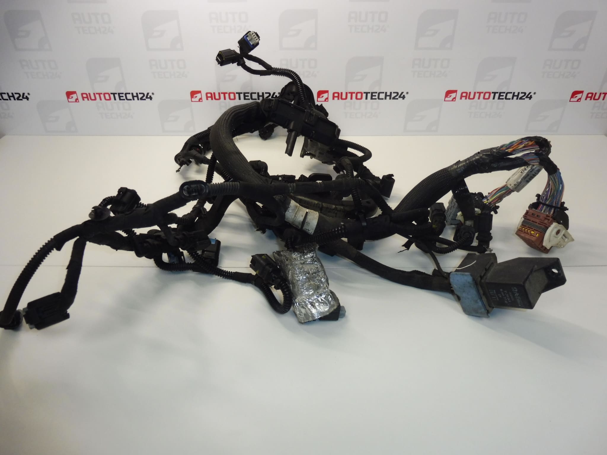Εξοπλισμός Citroën Peugeot 1.6 HDI 9673749980 9678305680 6585J5 - Image 2