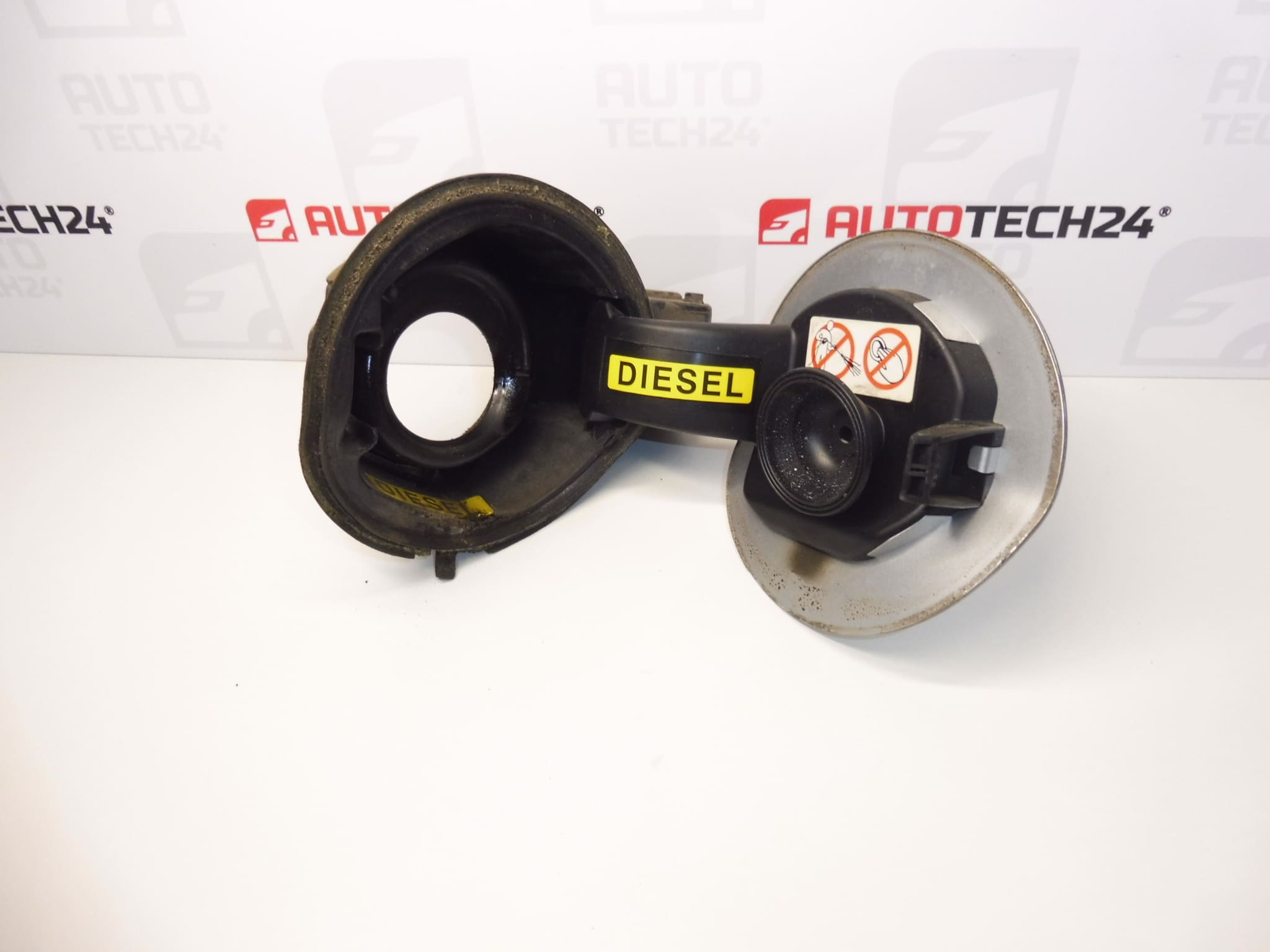Καπάκι ρεζερβουάρ Citroën C4 B7 EZRC 9687310880 1517J1 1518F9