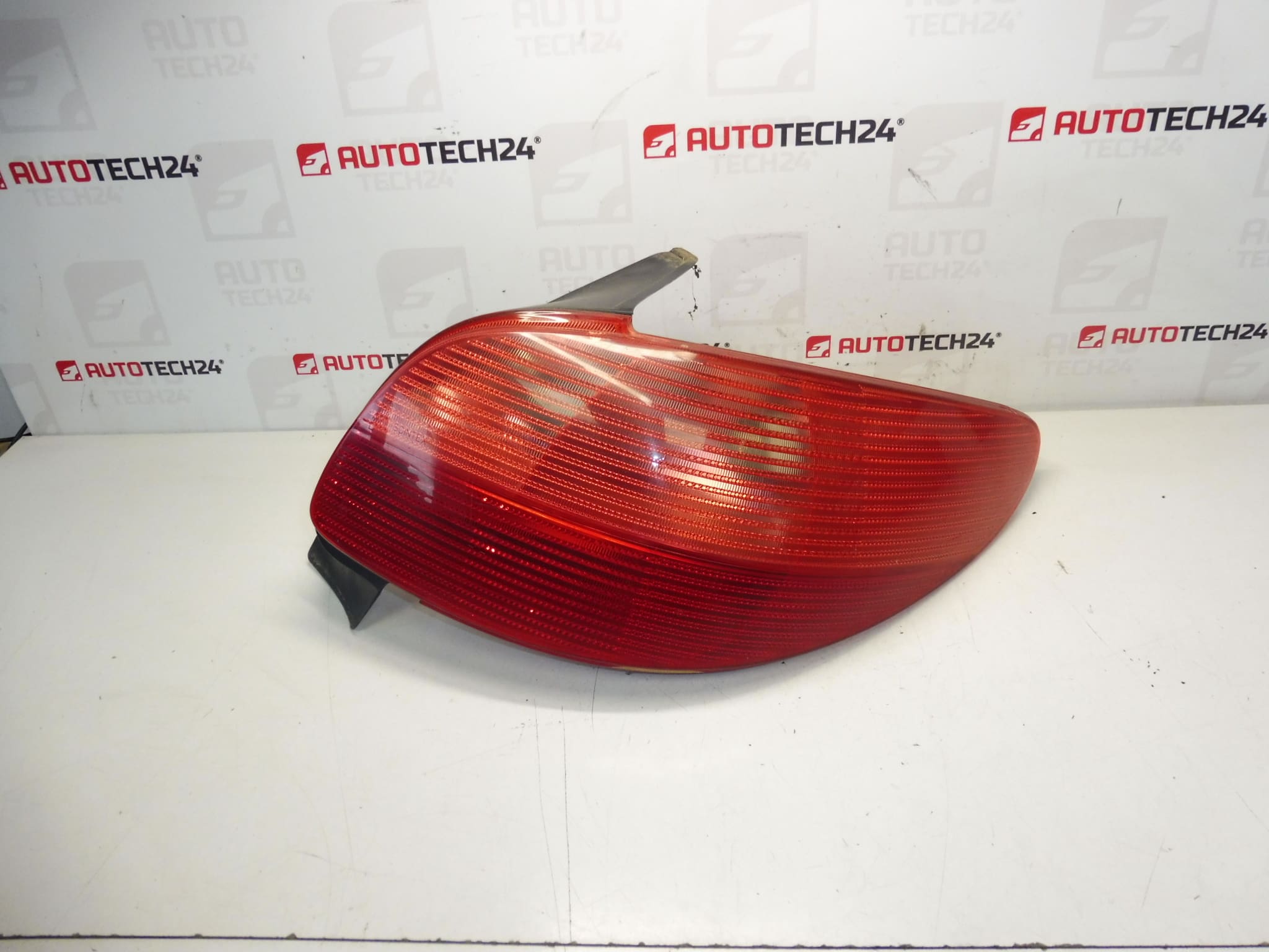 Πίσω δεξί φανός Peugeot 206 έως 6/2003 6351P1