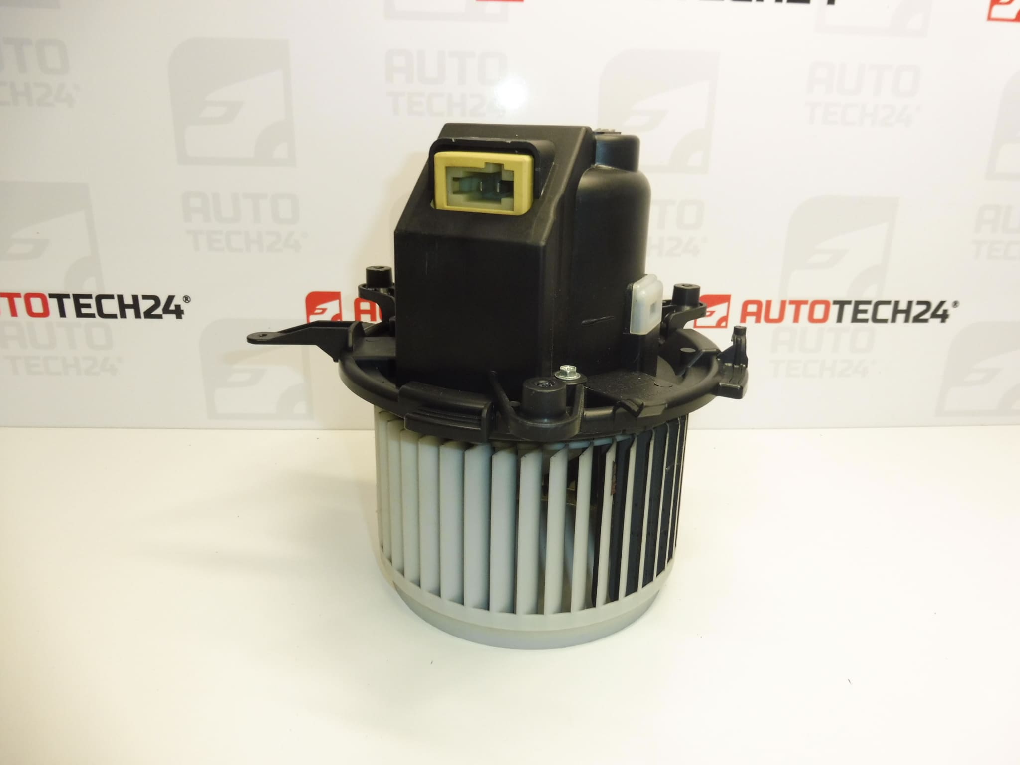 Ανεμιστήρας θέρμανσης Citroën Peugeot 9821292180 9849717380