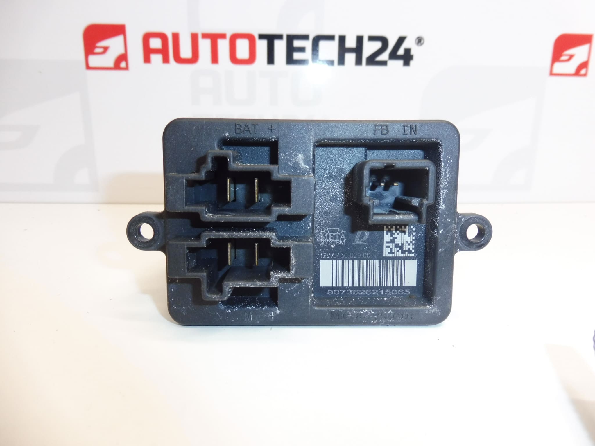 Ρυθμιστής ανεμιστήρα Citroën Peugeot 9821291880 - Image 2